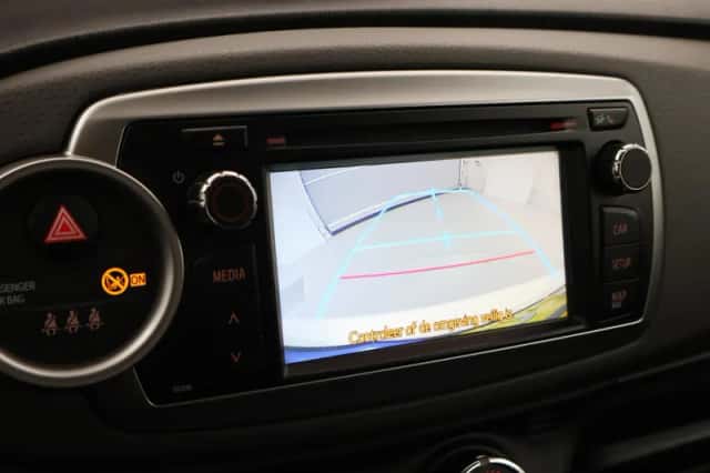 Toyota Yaris (2012) thumbnail 6