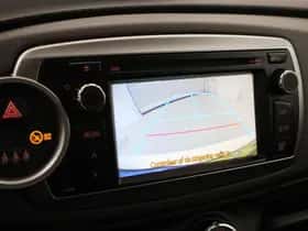 Toyota Yaris (2012) thumbnail 6