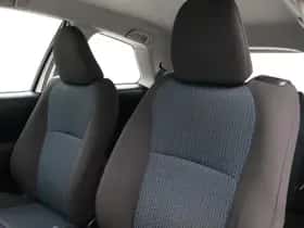 Toyota Yaris (2012) thumbnail 9