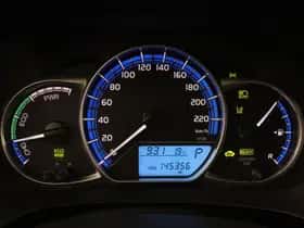 Toyota Yaris (2016) thumbnail 3