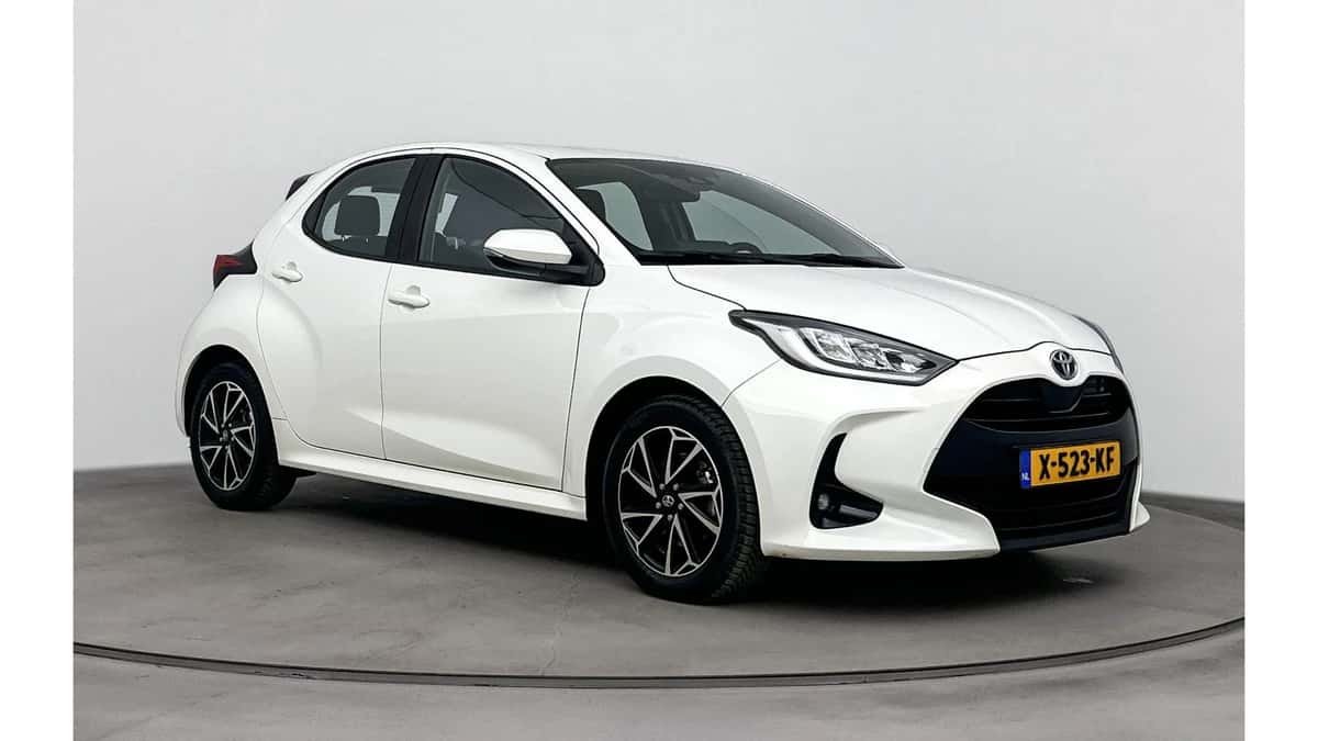 Toyota Yaris (2023) — foto 1