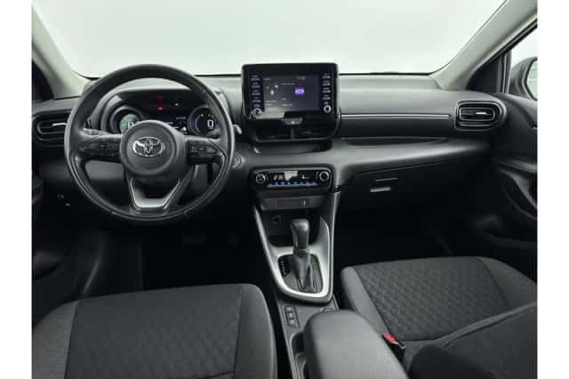 Toyota Yaris (2023) thumbnail 2