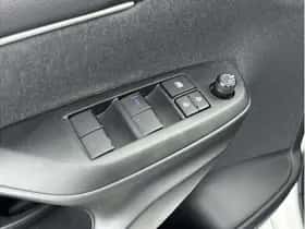 Toyota Yaris (2023) thumbnail 16