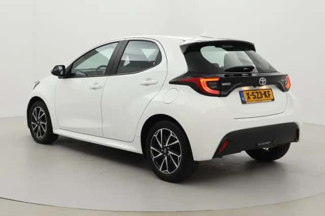 Toyota Yaris (2023) thumbnail 4