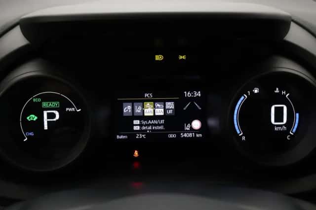 Toyota Yaris (2023) thumbnail 3