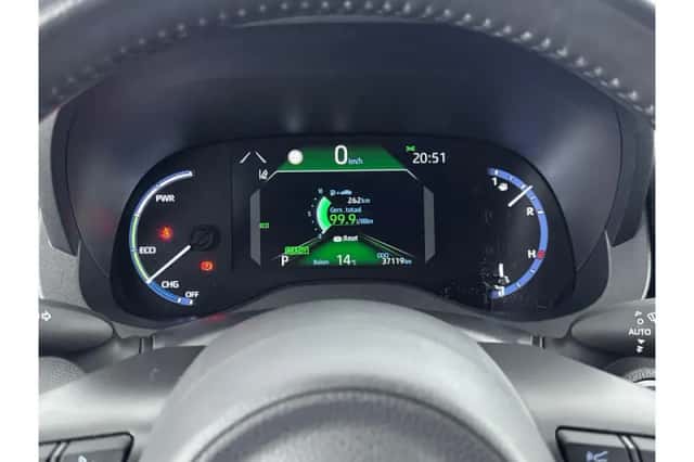 Toyota Yaris Cross (2022) thumbnail 3