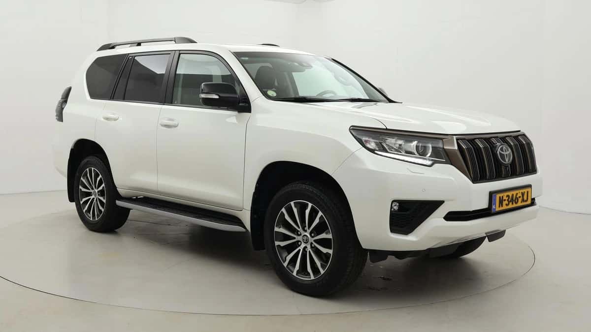 Toyota Land Cruiser (2022) — foto 1