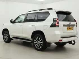Toyota Land Cruiser (2022) thumbnail 4