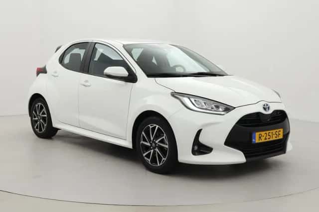 Toyota Yaris (2022) thumbnail 1