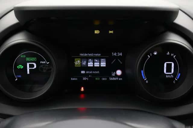 Toyota Yaris (2022) thumbnail 3