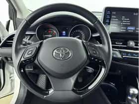 Toyota C-HR (2022) thumbnail 17