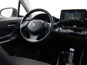Toyota C-HR (2022) thumbnail 24