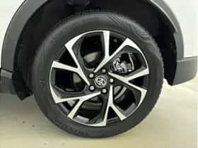 Toyota C-HR (2022) thumbnail 9