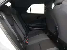 Toyota C-HR (2025) thumbnail 35