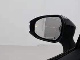 Toyota C-HR (2025) thumbnail 5