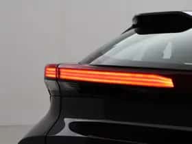 Toyota C-HR (2024) thumbnail 13