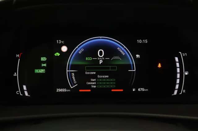 Toyota C-HR (2024) thumbnail 3