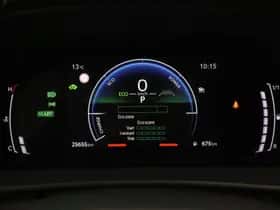 Toyota C-HR (2024) thumbnail 3