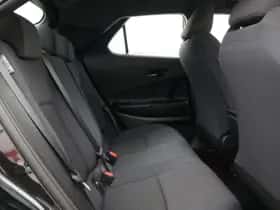 Toyota C-HR (2024) thumbnail 34