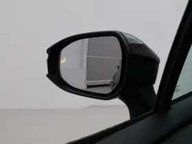 Toyota C-HR (2024) thumbnail 5