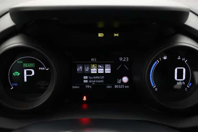 Toyota Yaris (2021) thumbnail 3