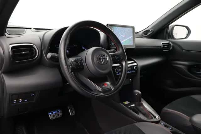 Toyota Yaris Cross (2024) thumbnail 2
