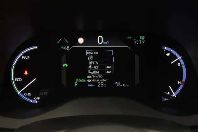 Toyota Yaris Cross (2024) thumbnail 3