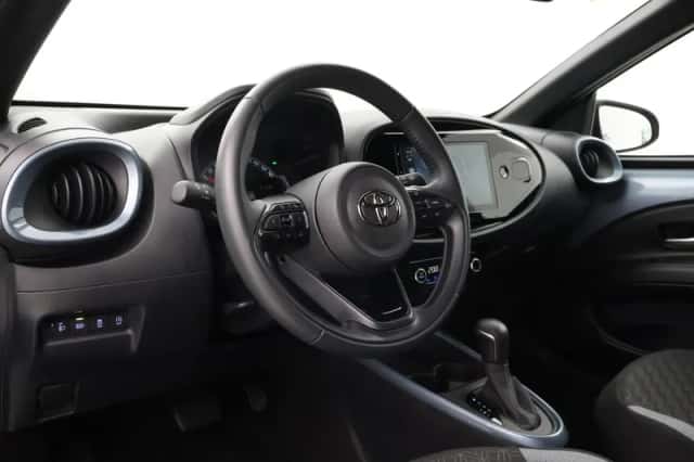 Toyota Aygo X (2024) thumbnail 2