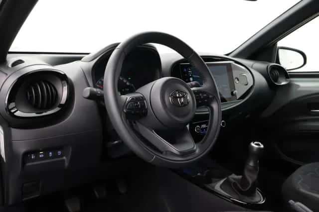 Toyota Aygo X (2024) thumbnail 2