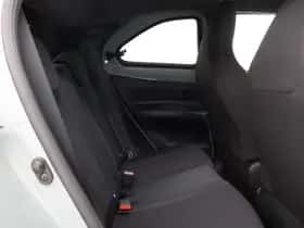 Toyota Aygo X (2024) thumbnail 33