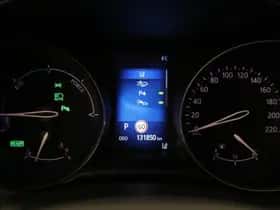 Toyota C-HR (2018) thumbnail 3
