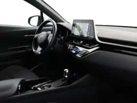Toyota C-HR (2018) thumbnail 34