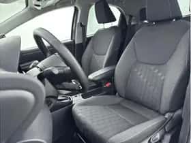 Toyota Yaris (2025) thumbnail 9