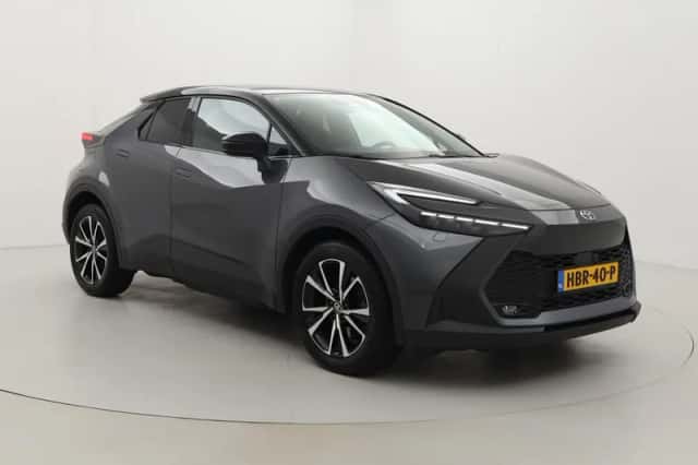 Toyota C-HR (2024) thumbnail 1
