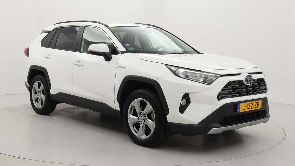 Toyota RAV4 (2021) — foto 1