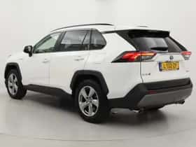 Toyota RAV4 (2021) thumbnail 4