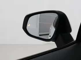 Toyota RAV4 (2021) thumbnail 5