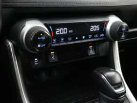 Toyota RAV4 (2021) thumbnail 7