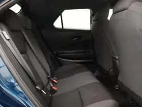 Toyota C-HR (2025) thumbnail 34