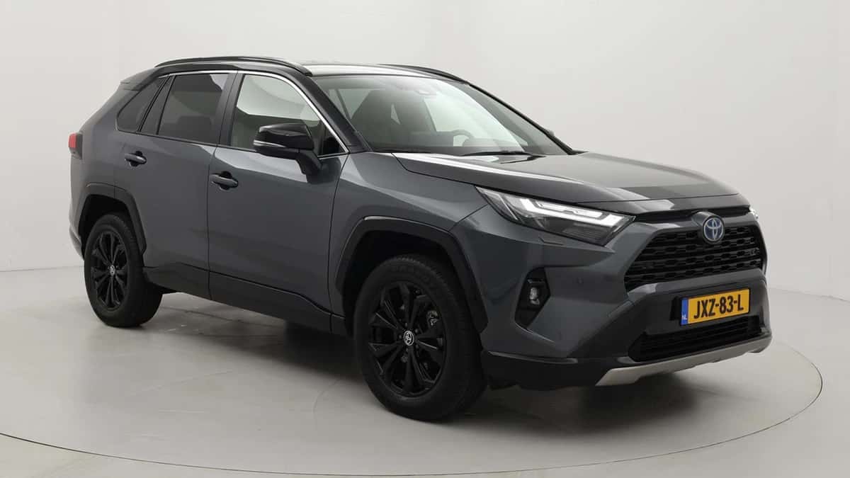 Toyota RAV4 (2024) — foto 1