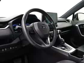 Toyota RAV4 (2024) thumbnail 2