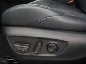 Toyota RAV4 (2024) thumbnail 11