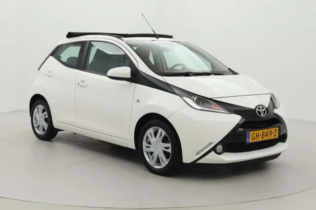 Toyota Aygo (2015) thumbnail 1