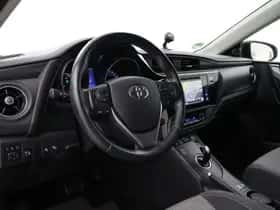 Toyota Auris (2019) thumbnail 2