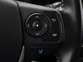 Toyota Auris (2019) thumbnail 24