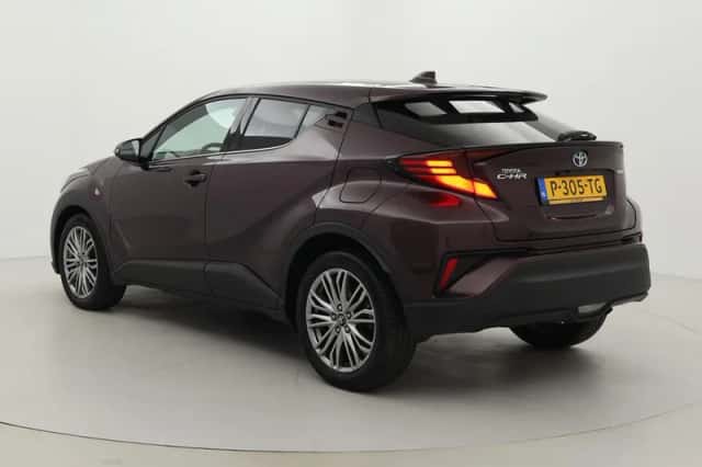 Toyota C-HR (2022) thumbnail 4
