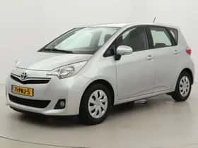 Toyota Verso-S (2011) thumbnail 23
