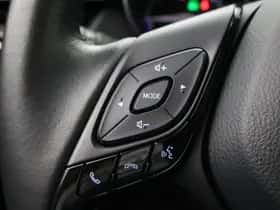 Toyota C-HR (2023) thumbnail 22