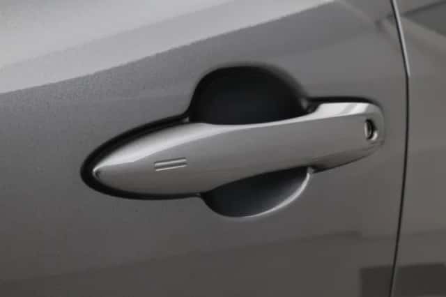 Toyota Yaris Cross (2025) thumbnail 3