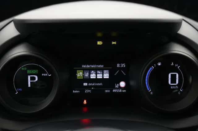 Toyota Yaris (2022) thumbnail 3